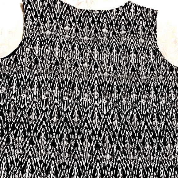 🔥BOGO🔥Evan Picone Black Label Sleeveless Top - Picture 4 of 6